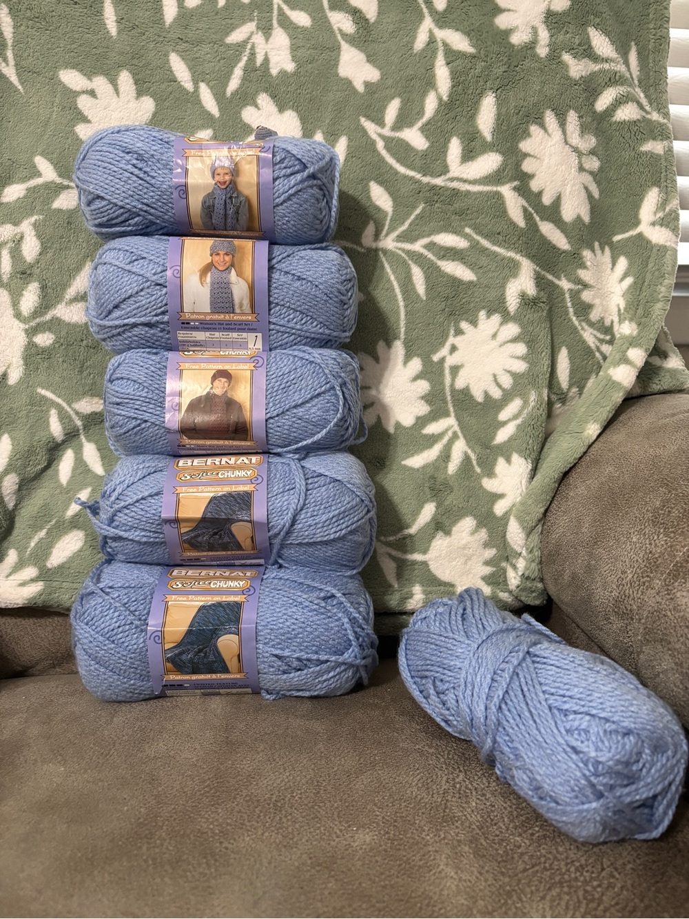 Bernat Yarn in Light Blue - 6 Soft Baby Blue Skeins
